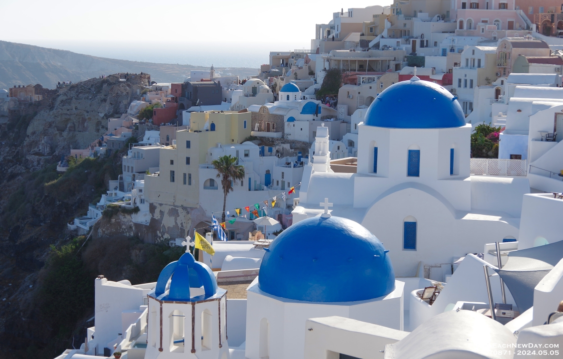 70871CrLe - Footsteps of Paul - Santorini